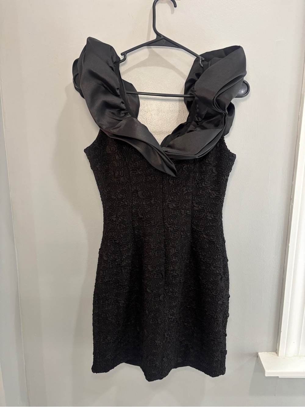 Elliatt Paloma Satin Ruffle & Floral Jacquard Cocktail Minidress Medium - Picture 11 of 16